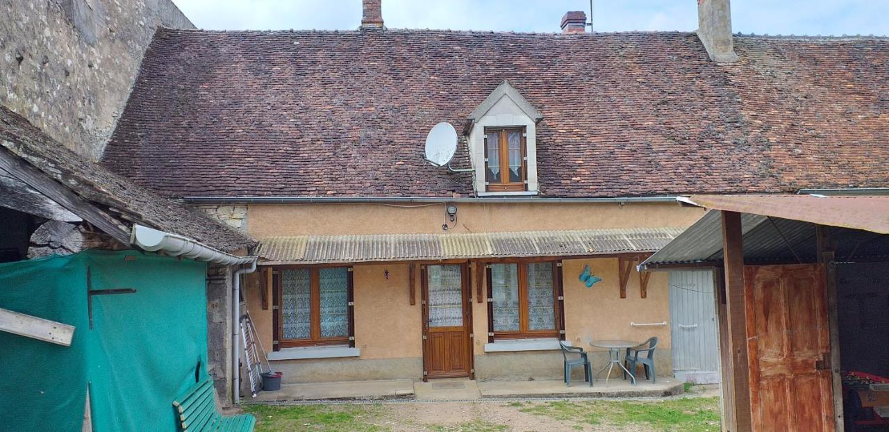 Maison Pour Nombreuses Personnes Pousseaux Exterior photo